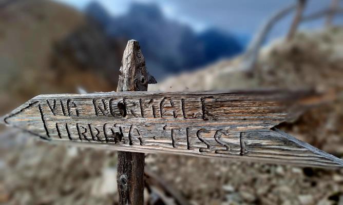 Klettersteig Durchquerung - Dolomiten Etraklasse