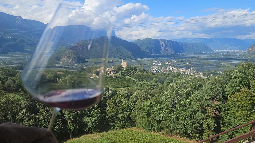 weinverkostung-weitwanderung-suedtiroler-weinstrasse-c-andreas-pittl
