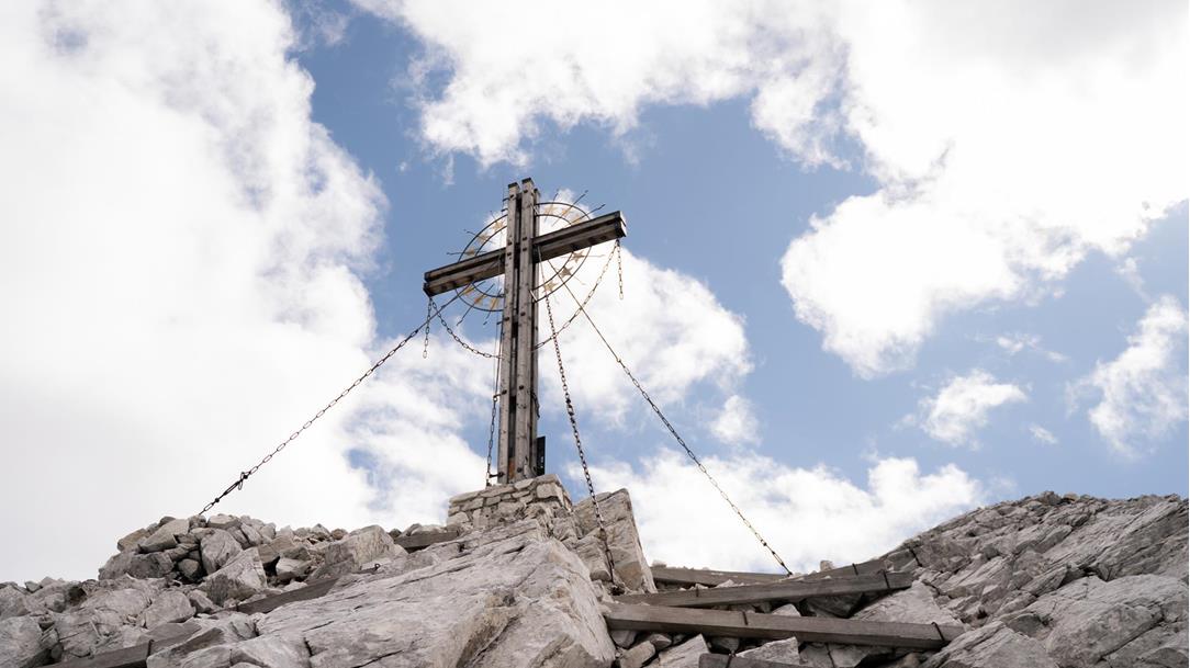 wanderung-karnischer-hoehenweg-obstanserseehuette-grosses-kinigat-pfannspitze-osttirol-september-sommer-2023-lena-sulzenbacher-04