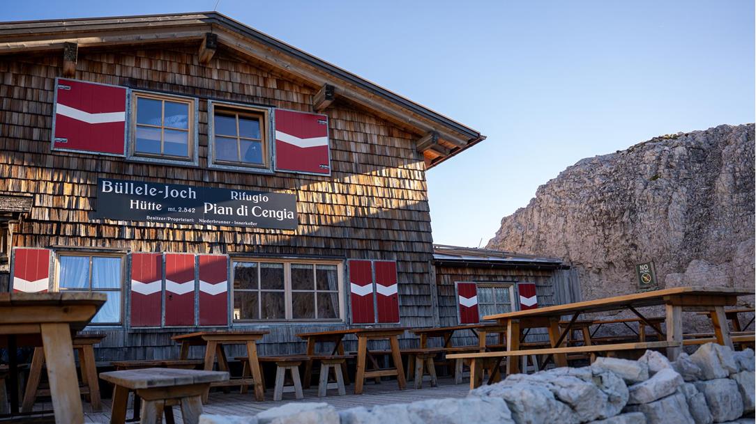 buellelejochhuette-drei-zinnen-dolomiten-suedtirol-august-sommer-2025-lena-sulzenbacher-01