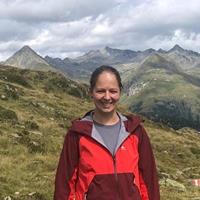 janina-portraet-neu-2