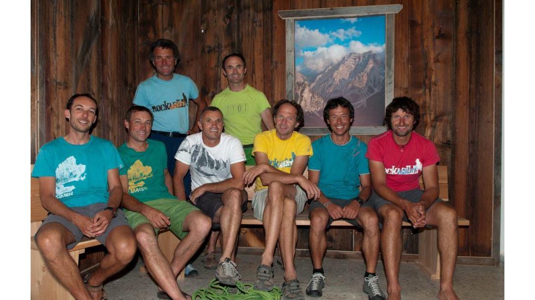 2013 - das Bergführerteam im neuen GLOBO ALPIN Tagestourenbüro in Toblach