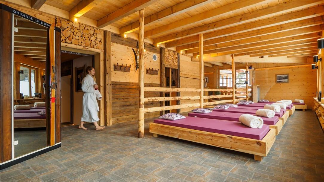 sauna-ruheraum-ecke-mit-sonja
