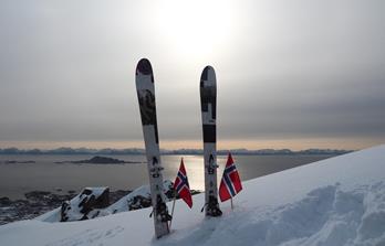 Skitouren Lofoten - Mit Ski vom Gipfel ins Meer