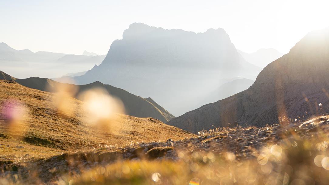 sonnenaufgang-wanderung-tierser-alpl-tiers-seiser-alm-rosengarten-dolomiten-suedtirol-sommer-2023-lena-sulzenbacher-02