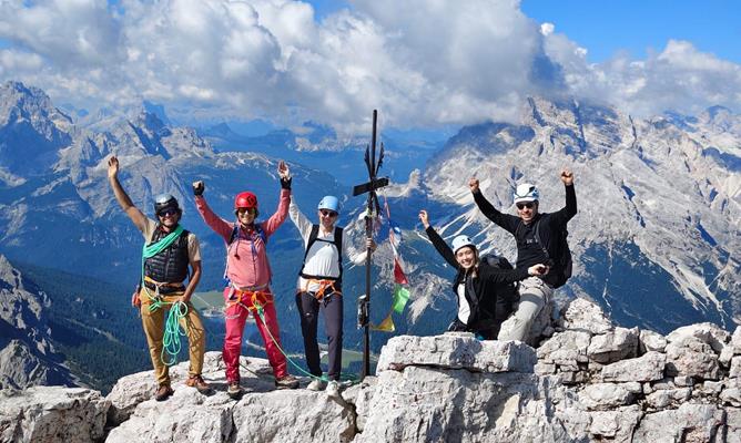 GLOBO ALPIN klettert
