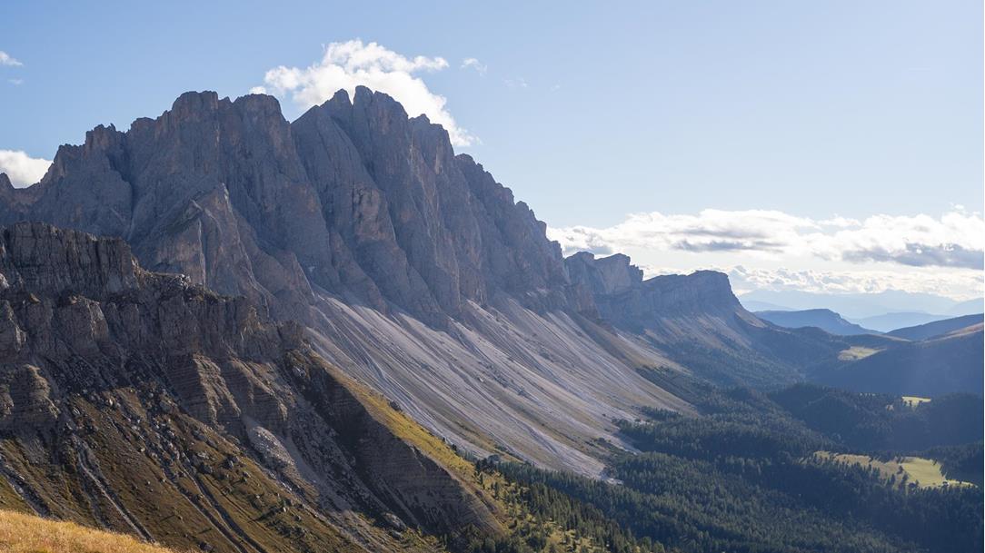 wanderung-dolorama-weg-villnoess-dolomiten-suedtirol-september-sommer-2022-lena-sulzenbacher-02