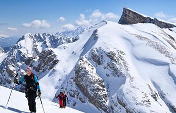 Snowshoe Hiking – Sennes Hut