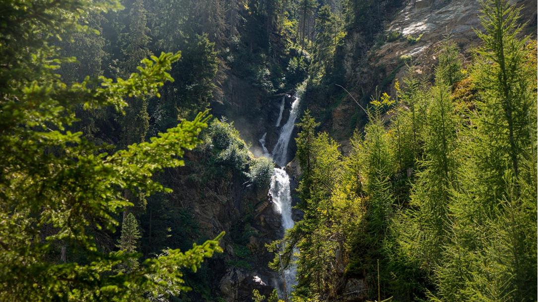 aktiv-urlaub-wasserfall-defereggental