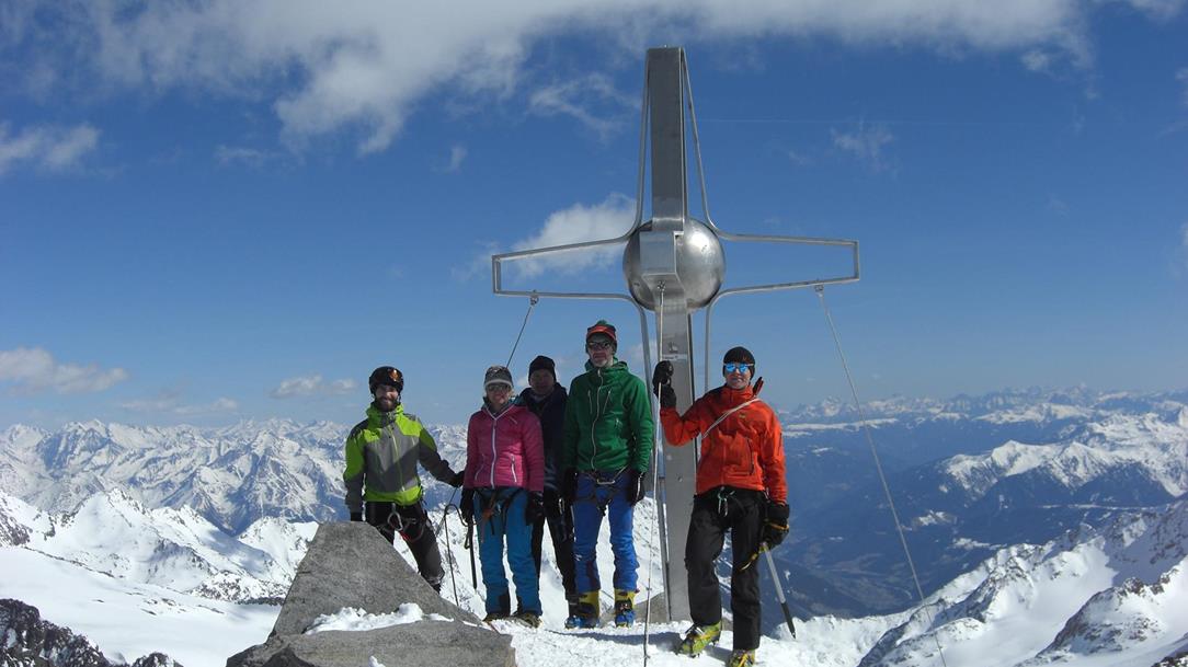 stubai-am-zuckerhuetl-der-hoechste-gipfel-der-stubaier-abl