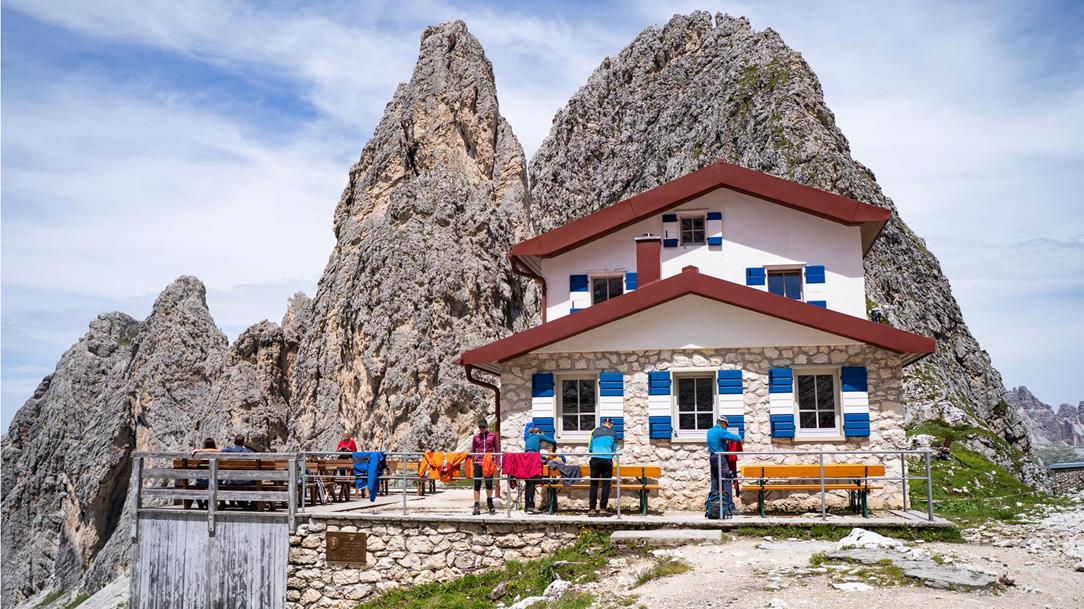 wanderung-rifugio-fonda-savio-cadini-drei-zinnen-dolomiten-suedtirol-juli-sommer-2023-lena-sulzenbacher-01