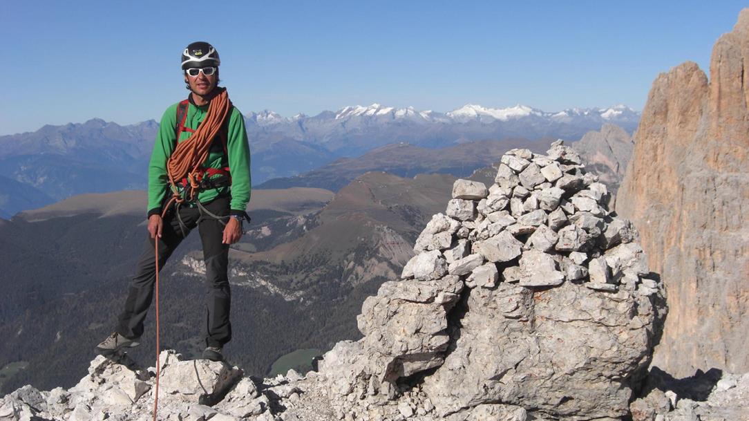 Martin Abler im Sommer beim Klettern in den Dolomiten.