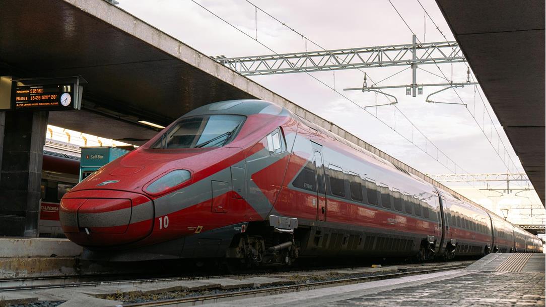 freccia-rossa-nico-ruge-gmg8emxzweu-unsplash