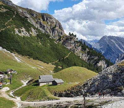 Wanderungen auf beeindruckenden Almen zeigen die Vieles von der Kultur der Landwirtschafft in den Bergen