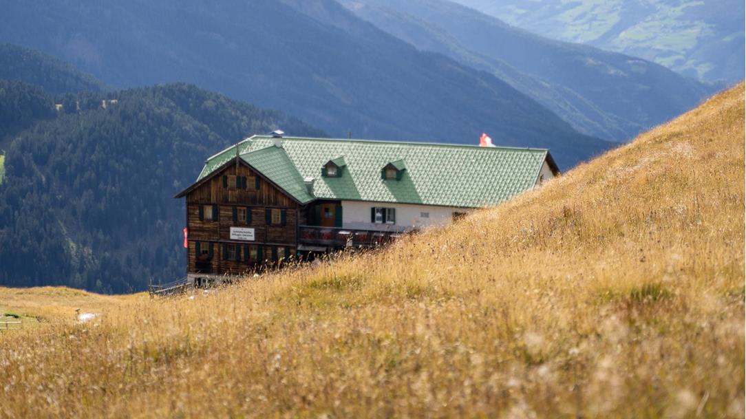 wanderung-schlueterhuette-villnoess-dolomiten-suedtirol-september-sommer-2022-lena-sulzenbacher-02