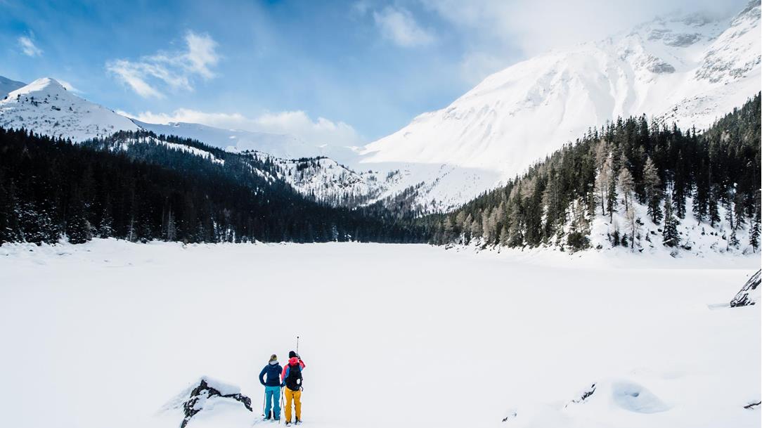 1_obernbergersee-schneeschuhwandern-c-tirolwerbung