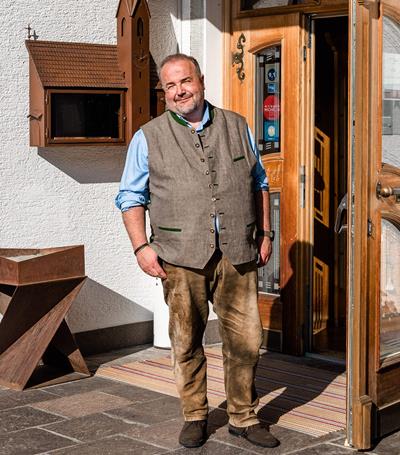 gastgeber-ferdi-audio-schoenster-wirt