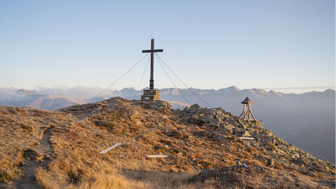 sonnenaufgang-wanderung-karnischer-hoehenweg-heimkehrerkreuz-sextener-dolomiten-osttirol-september-sommer-2022-lena-sulzenbacher-26