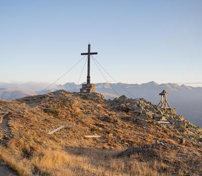 sonnenaufgang-wanderung-karnischer-hoehenweg-heimkehrerkreuz-sextener-dolomiten-osttirol-september-sommer-2022-lena-sulzenbacher-26