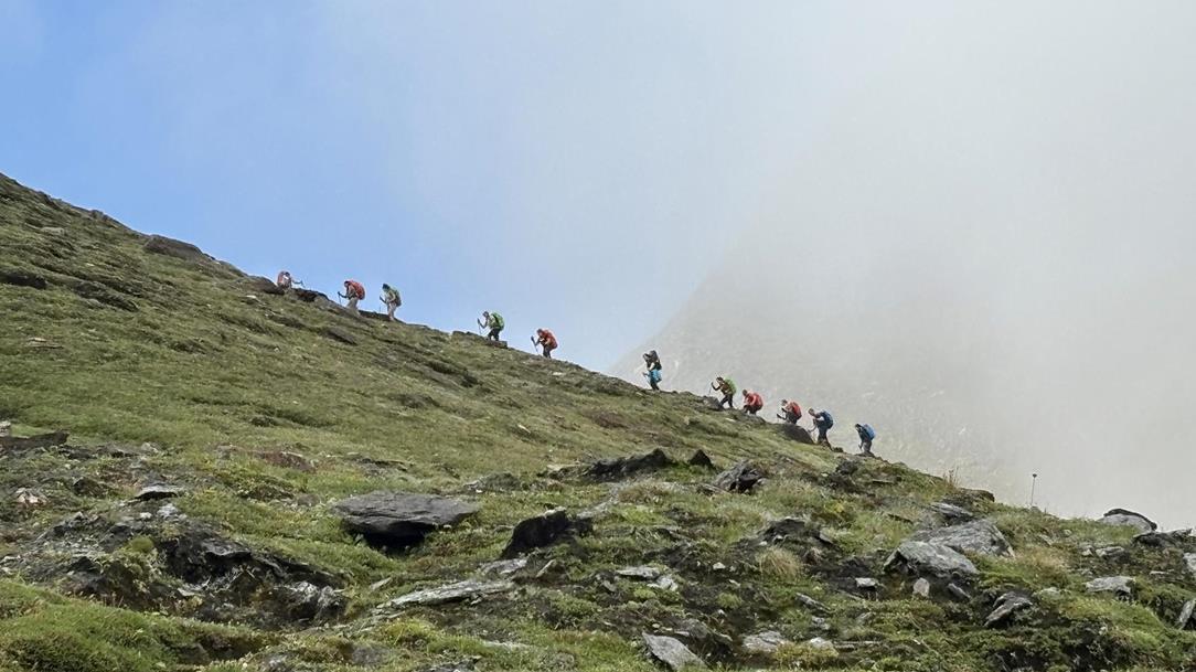 bwf-transalp-gruppe-am-hang
