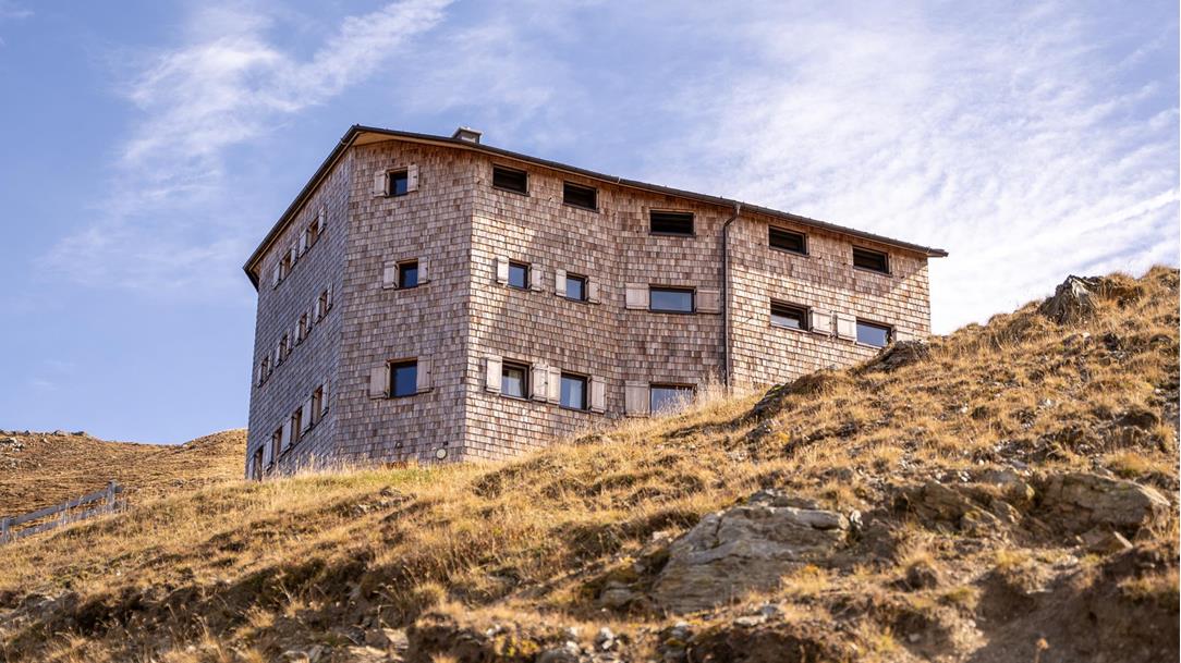 wanderung-karnischer-hoehenweg-heimkehrerkreuz-sillianer-huette-sextener-dolomiten-osttirol-september-sommer-2023-lena-sulzenbacher-29